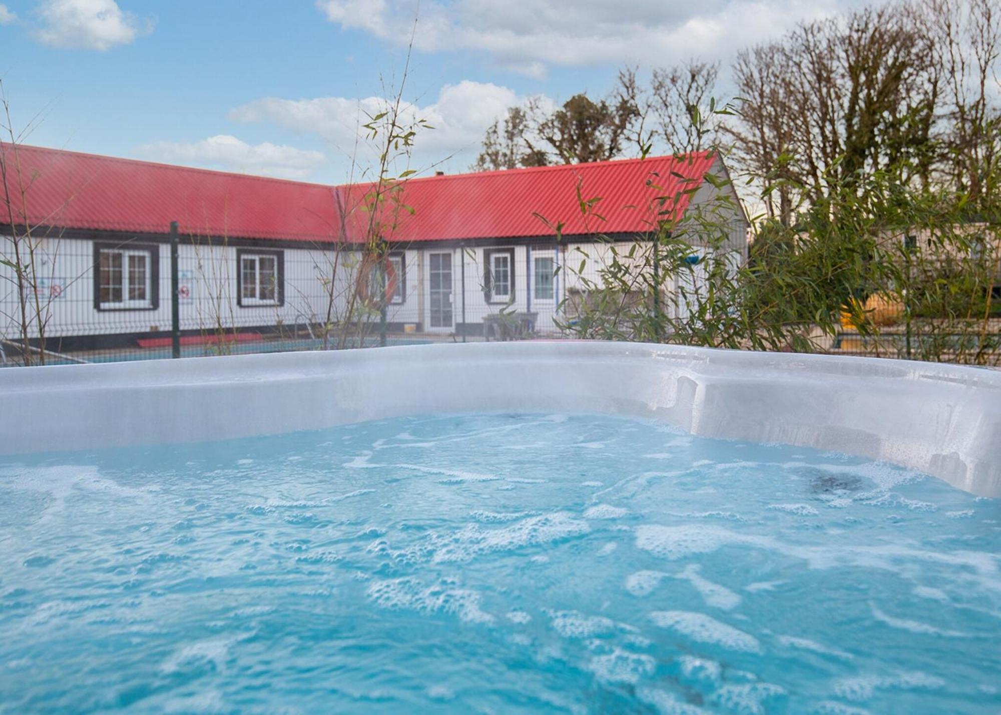 Noble Court Holiday Park Narberth Rom bilde